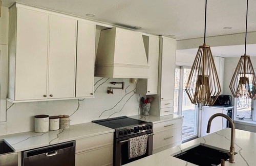 Thompson Ridge House | Serene Luxe Haven with Heated Pool & Gameroom