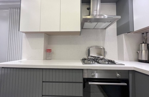 Zeytinburnu Apartment | Serene Luxury Flat next to ISTANBUL Fisekhane & Marmaray Metro Station