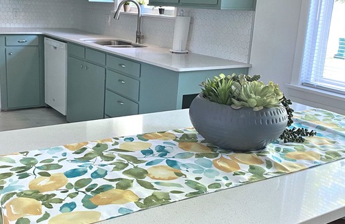 Springdale House | Serene Mid-Century Retreat: Discover Northwest Arkansas' Hidden Gem!