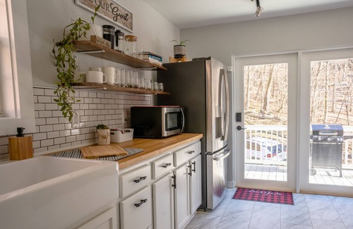Boone Cottage | Serene Mountain Cottage with Amazing Sunset Views