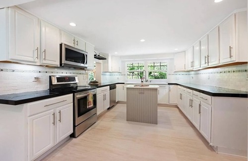 Barnardsville Other | Serene Mountain Getaway w/Hot Tub,Pool:25 min to Asheville