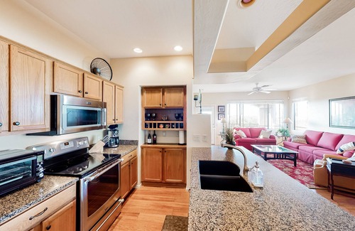 Rancho Vistoso Condo | Serene mountain view condo with balcony, patio, washer/dryer, & board games