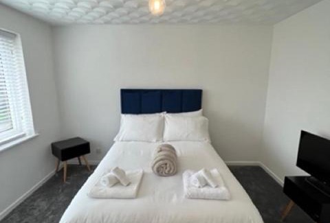 Southampton House | Serene Property Next to Southampton General Hospital