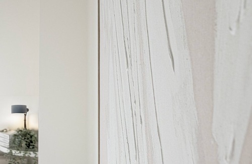 Little Burgundy Apartment | Serene Scandinavian Downtown Space - Spa & Parking