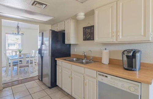 Raskin Estates House | Serene Splendor in Scottsdale: Unwind in Our 3-BR Oasis with Pool, Games, and Pet-Friendly.