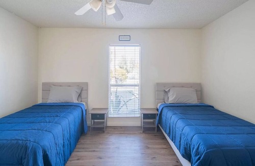 Raskin Estates House | Serene Splendor in Scottsdale: Unwind in Our 3-BR Oasis with Pool, Games, and Pet-Friendly.