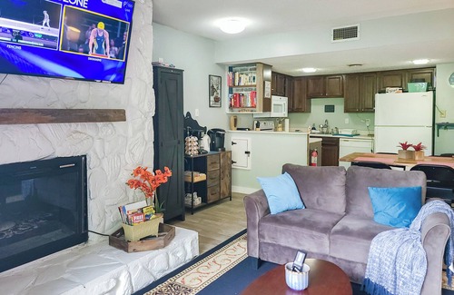 Sevierville Condo | Serene Stay: Family Friendly~Mountain Views~Sevierville
