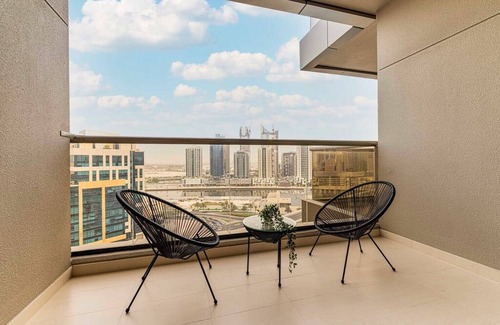 Downtown Dubai Apartment | Serene Studio Apartment In Elite Downtown Dubai
