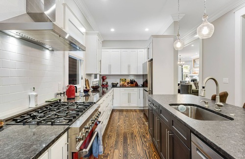 Wilmington Historic District House | Serene & sunlit getaway with spacious rooms & great patio - near beach & golf