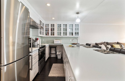 Lincoln City Condo | Serene Taft Getaway - 2BR2BA Bayfront Haven