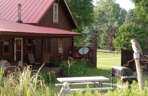 Maple City Ski Chalet | Serene up north leelanau paradise on M-22