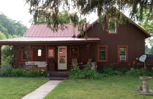 Maple City Ski Chalet | Serene up north leelanau paradise on M-22