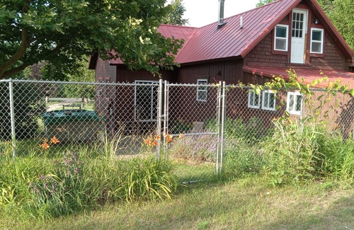 Maple City Ski Chalet | Serene up north leelanau paradise on M-22