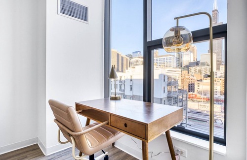 West Loop Apartment | Serene West Loop 2BR w/Gym & Pool in heart of Greektown, by Blueground