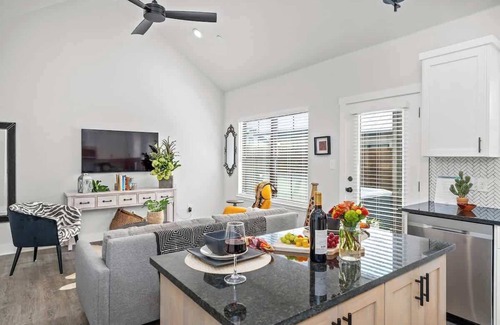 Fredericksburg Condo | Serengeti New Build With Hot Tub