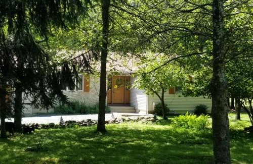 Jim Thorpe House | Serenity and Fun all in one in this Cozy Pocono Cabin
