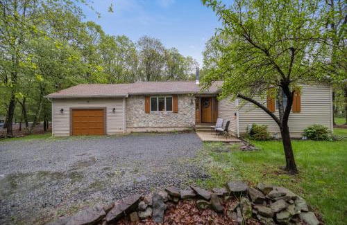 Jim Thorpe House | Serenity and Fun all in one in this Cozy Pocono Cabin