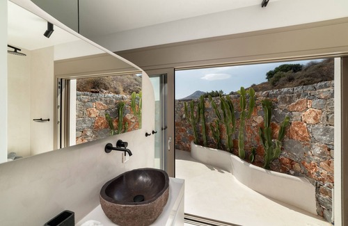 Mavrikiano Villa | Serenity Art Villa