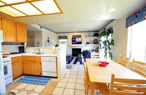Westside Santa Cruz House | Serenity at Natural Bridges - 5 min Walk to Beach