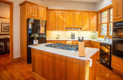 Burnsville Villa | Serenity at Sunset Point- Club Access