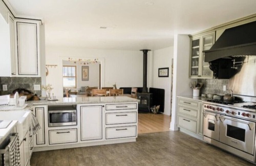 Carlotta Other | Serenity Awaits: Fortuna's Eel River Valley Farmhouse Retreat, Pet Friendly