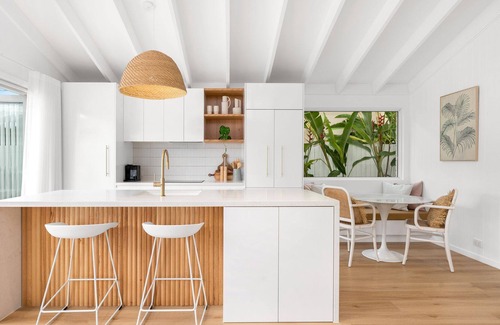 Scarborough Cottage | Serenity by the Sea - Enjoy a comfortable coastal holiday lifestyle in an elegant and peaceful townh