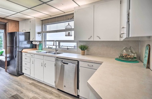 Brookings House | Serenity By The Sea - Chic Oceanfront Home w/Deck
