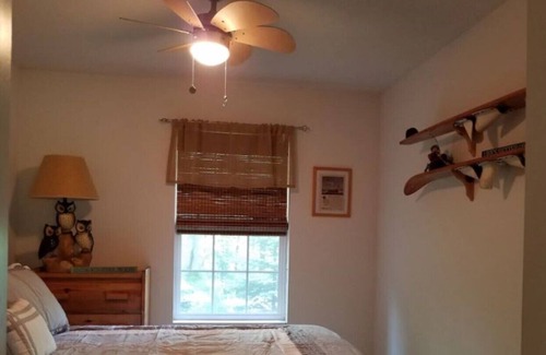Ludington House | Serenity Hill - 3 bedroom house in Hamlin - close to Ludington State Park ******