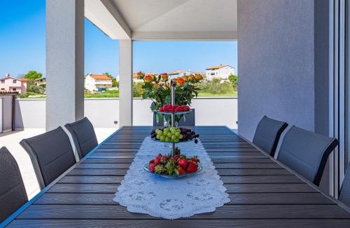 Loborika Villa | Serenity home Villa Tea with heated pyrolysis salt water