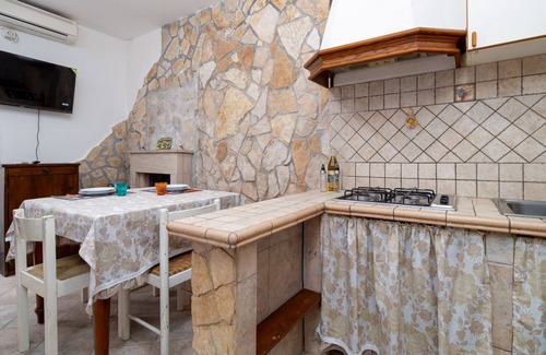 Allumiere Apartment | Serenity House by Rentbeat