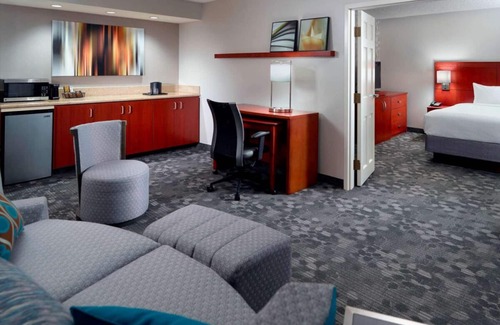 Home Park Hotel | Serenity in the City! 2 Relaxing Units, Seasonal Pool, Pet-friendly Property!