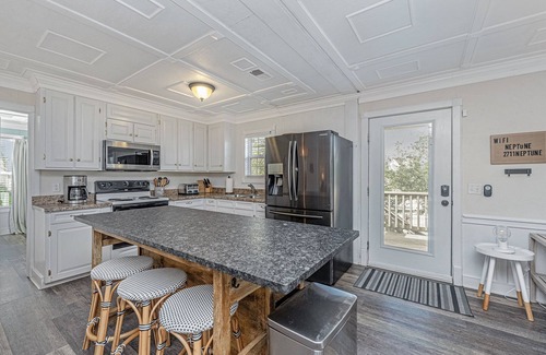 Edisto Island House | Serenity Now-Adorable Beach Cottage; Covered Porch & Easy Beach Access;WiFi/TV