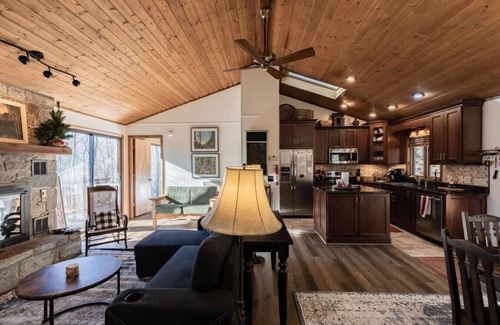 Deep Gap Cabin | Serenity Now |Screen Porch | Fire Pit | Sleeps 6