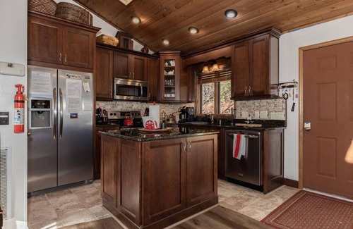 Deep Gap Cabin | Serenity Now |Screen Porch | Fire Pit | Sleeps 6