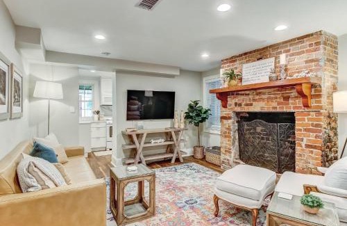 Historic Downtown Savannah Apartment | Serenity on Jones