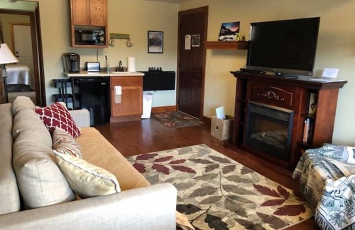 Estes Park House | Serenity Suite-Private Suite close to downtown