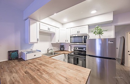 Evansville House | Serenity Suite The Luxe Oasis