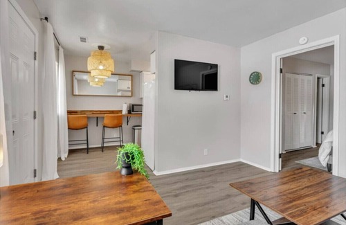Evansville House | Serenity Suite: The Luxe Oasis #6