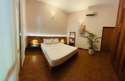 Hikkaduwa Apartment | Serenity Villa