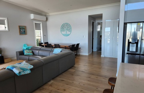 Copacabana House | Serenity with ocean views