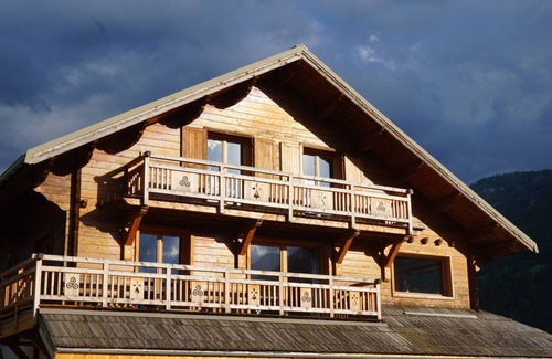 La Salle-les-Alpes House | Serre Chevalier: Large renovated traditional chalet, Sauna, Billiards, close to slopes