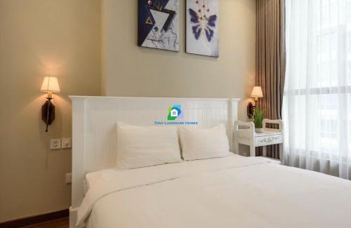 Hang Xanh Apartment | service luxury Apartment in Vinhomes Landmark zone