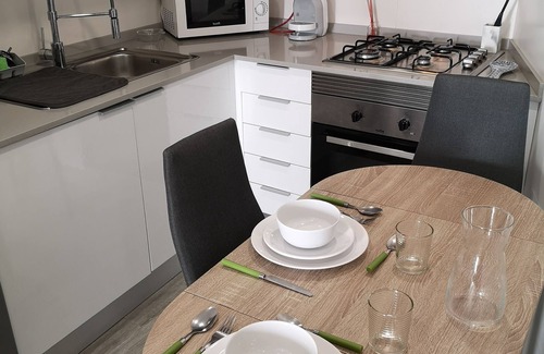 Sesimbra Apartment | Sesimbra/100 meters beach/Small price/4 vacationers/dog accepted.