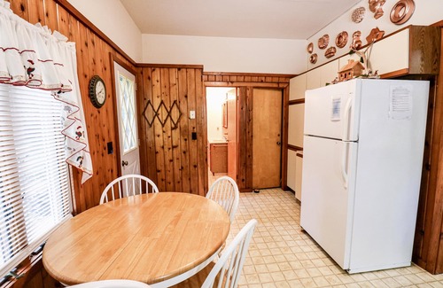Maple City Cabin | Settler's Inn Great Place to Relax in Leelanau County
