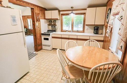 Maple City Cabin | Settler's Inn Great Place to Relax in Leelanau County