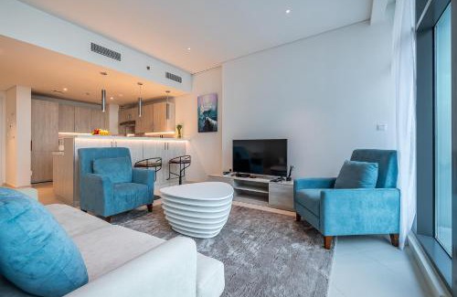 Palm Jumeirah Apartment | Seven Palm, Private beach, Infinity Pool, High Floor 3BDR