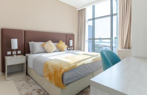Palm Jumeirah Apartment | Seven Palm, Private beach, Infinity Pool, High Floor 3BDR