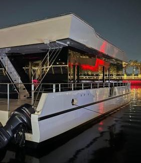 Muscat Boat Rental | Seven Seas Diamonds Cruise