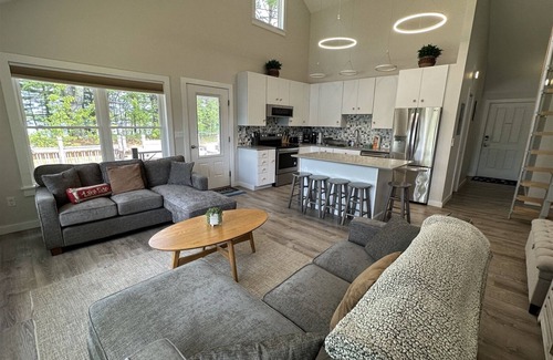 Union House | SEVEN TREE LAKEHOUSE- Town of Union - Seven Tree Pond