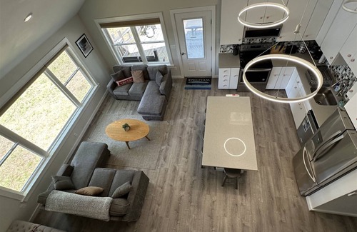 Union House | SEVEN TREE LAKEHOUSE- Town of Union - Seven Tree Pond